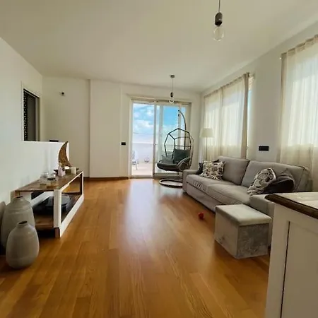 Attico Con Terrazza E Idromassaggio * Řím