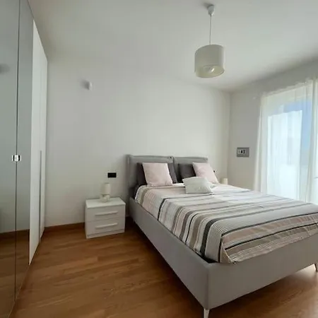 Attico Con Terrazza E Idromassaggio * روما